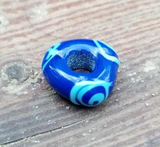 Náhled výrobku: Keltský korálek s modrou spirálou