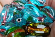 Náhled výrobku: Olivovitá perla s měděnou trubičkou